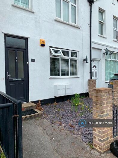 1 Bedroom Flat To Rent In Glendale Gardens, Leigh On Sea, SS9