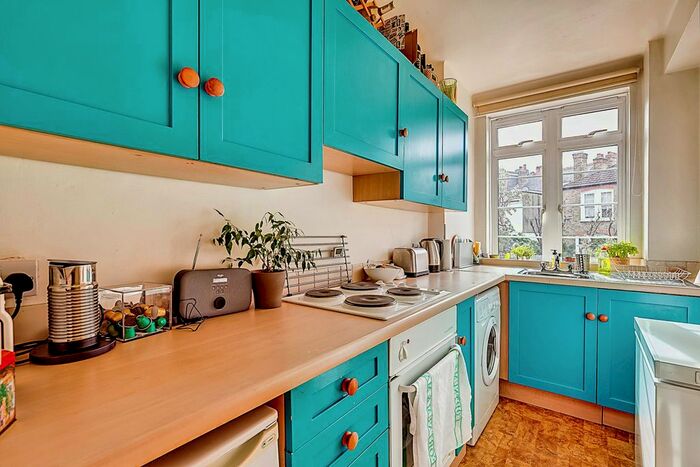 1 Bedroom Flat To Rent In Du Cane Court, Balham High Road, London, SW17