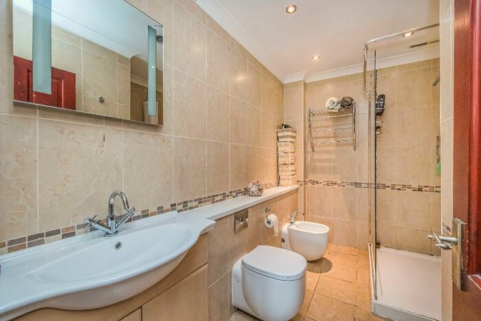 5 Bedroom Semi-Detached House For Sale In Holles Crescent, Nottingham, Nottinghamshire, NG7