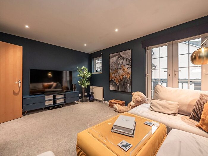 4 Bedroom Town House To Rent In Murieston Crescent Lane, Edinburgh, Midlothian, EH11