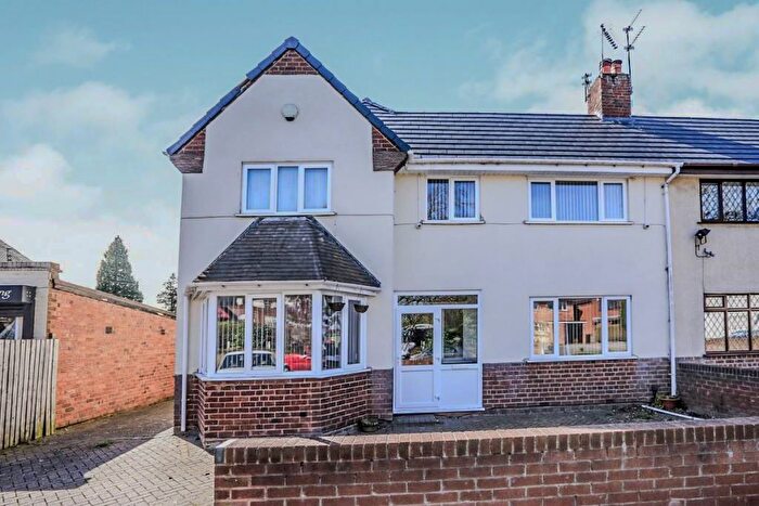 3 Bedroom Semi-Detached House To Rent In Finchfield Lane, Finchfield, Wolverhampton, WV3