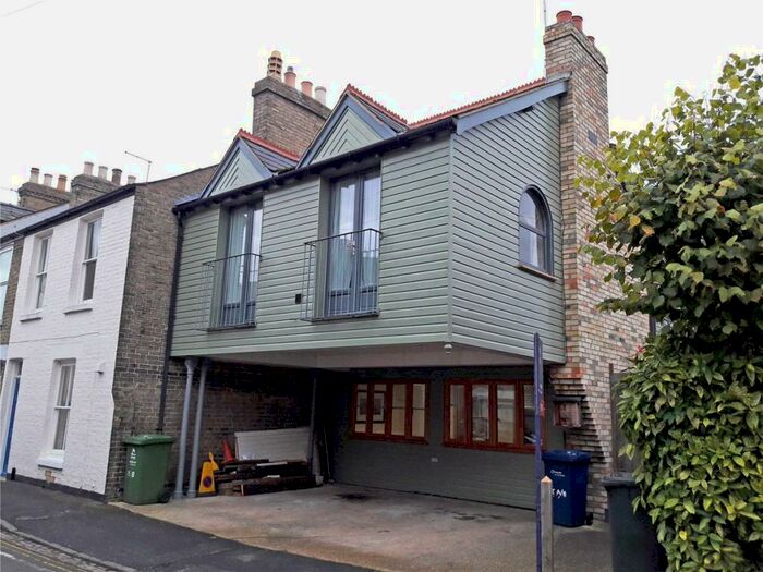 1 Bedroom Apartment To Rent In Derby Street, Cambridge, Cambridgeshire, CB3