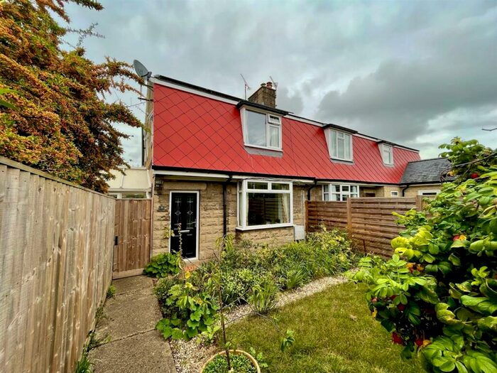 3 Bedroom Semi-Detached House For Sale In Bewley Crescent, Lacock, SN15