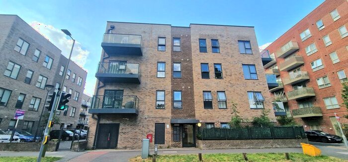 1 Bedroom Flat To Rent In Oxhey Drive, Watford, WD19