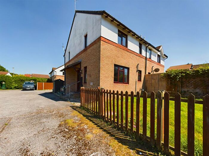 1 Bedroom Terraced House To Rent In Crookham Close, Tadley, RG26