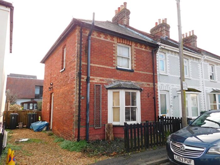 2 Bedroom End Of Terrace House For Sale In Beaconsfield Road, Christchurch, BH23