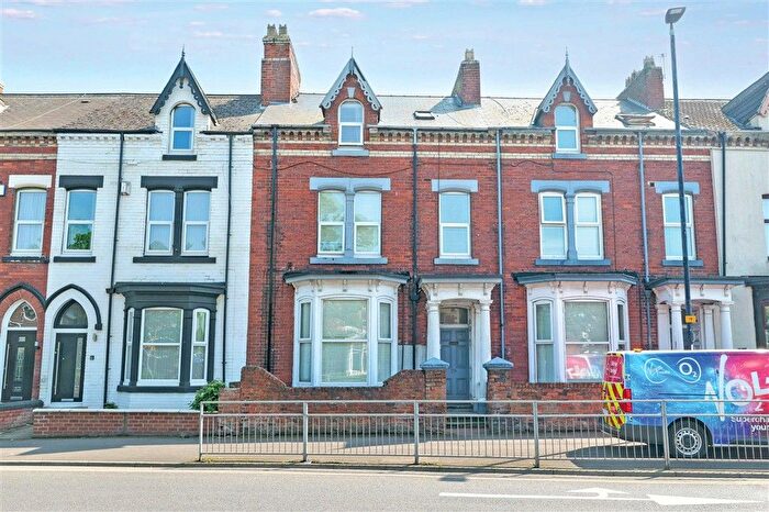 6 Bedroom Terraced House For Sale In Stockton Road, Hartlepool, TS25