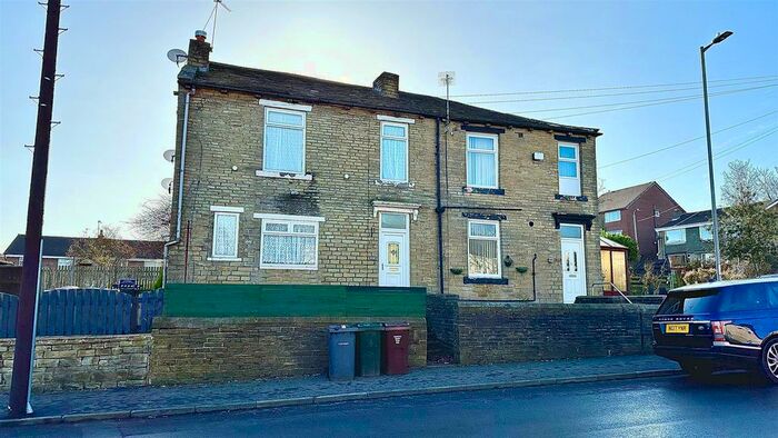 2 Bedroom Terraced House To Rent In Holme Lane, Bradford, BD4