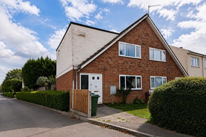 2 Bedroom Semi Detached House For Sale In Abbey Fields, Faversham, ME13