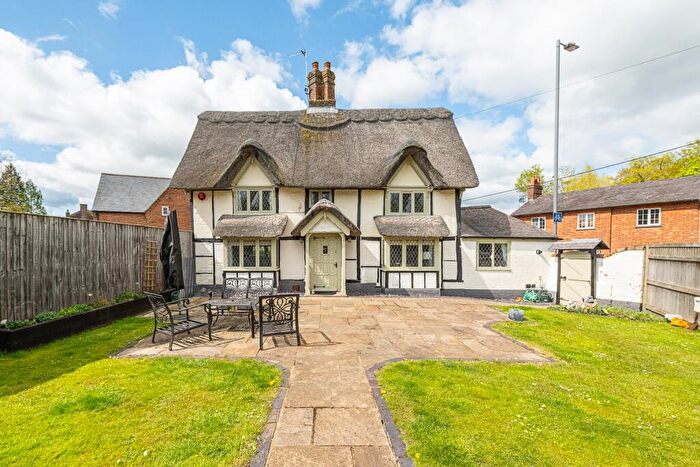 3 Bedroom Cottage For Sale In London Road, Aston Clinton, HP22