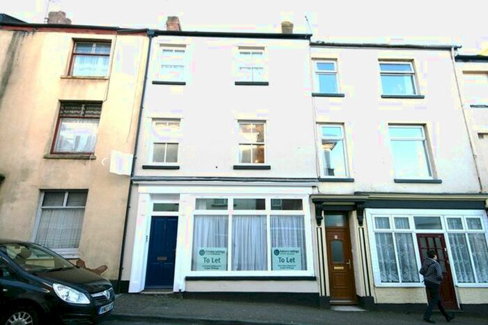 2 Bedroom Flat To Rent In Albion Street, Exmouth, EX8