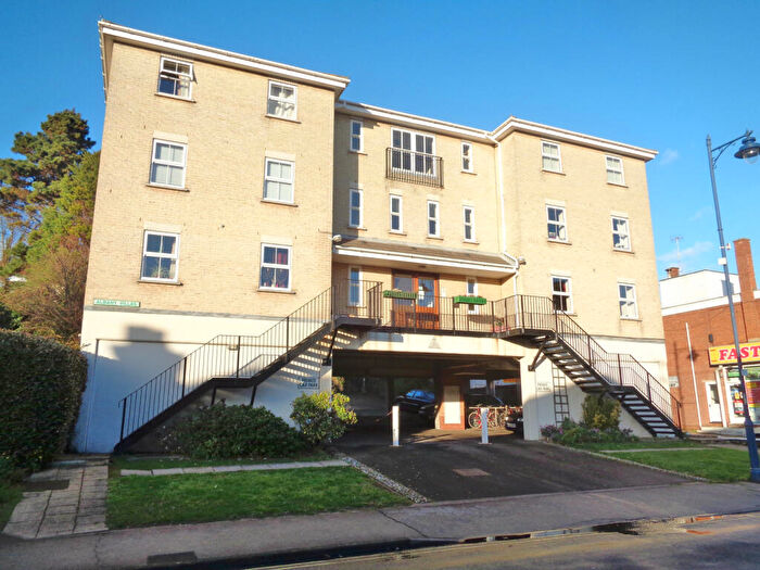 1 Bedroom Apartment To Rent In Undercliff Road West, Felixstowe, Suffolk, IP11