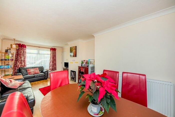 5 Bedroom Semi-Detached House To Rent In Queens Avenue, Canterbury, CT2