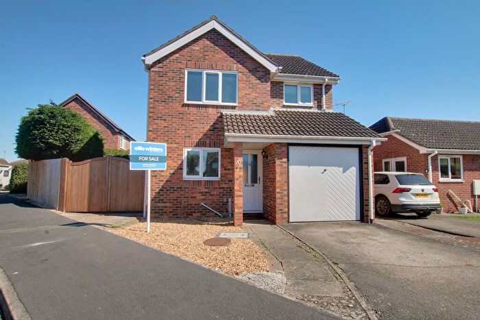 3 Bedroom Detached House For Sale In Kingfisher Close, Chatteris, PE16