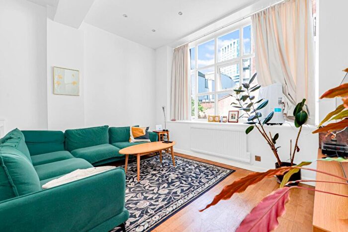 2 Bedroom Duplex To Rent In City Road, Shoreditch, EC1V