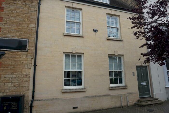 1 Bedroom Apartment To Rent In High Street, Olney, MK46