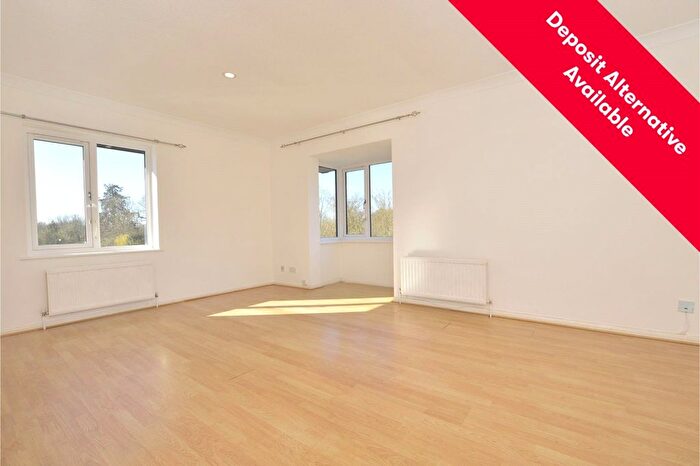 2 Bedroom Flat To Rent In Skipton Way, Horley, Surrey, RH6