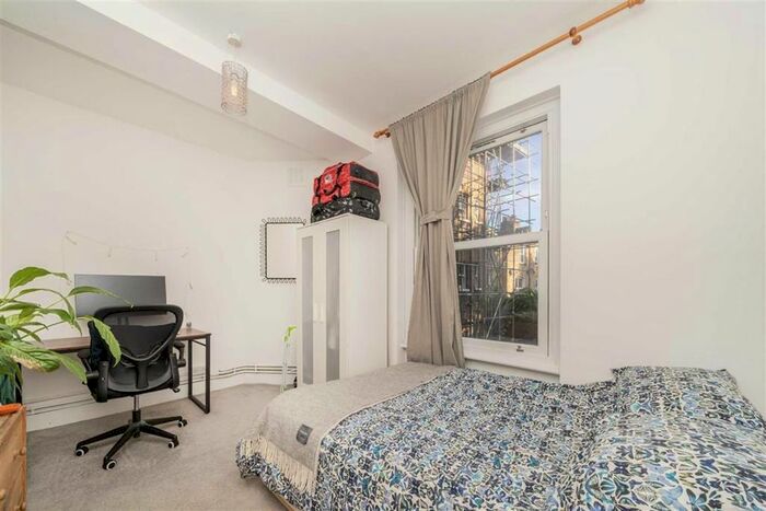 2 Bedroom Flat For Sale In Elms Crescent, London, SW4