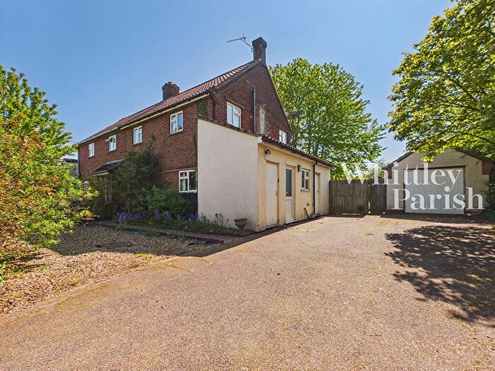 3 Bedroom Semi Detached House For Sale In School Close, Kenninghall, NR16