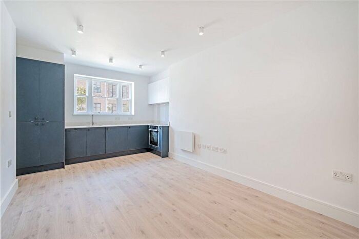 1 Bedroom Flat To Rent In Mitcham Lane, Streatham, SW16