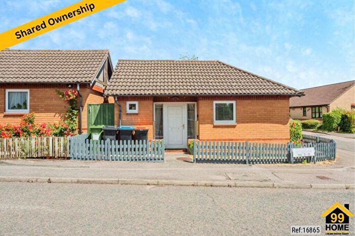 1 Bedroom Bungalow For Sale In Epsom Grove, Milton Keynes, MK3