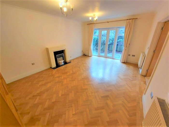 4 Bedroom Detached House To Rent In All Saints Drive, Four Oaks, B74