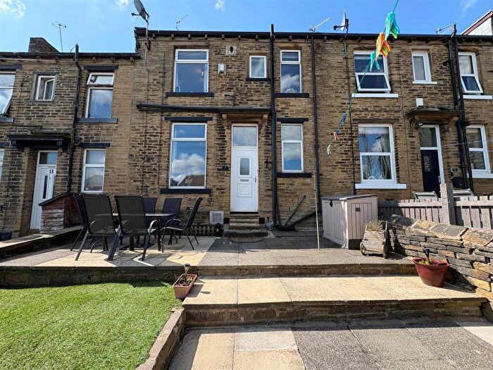 2 Bedroom Terraced House For Sale In Cranbrook Street, Clayton, Bradford, BD14