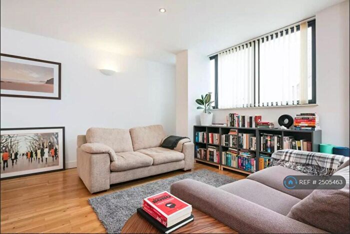 3 Bedroom Penthouse To Rent In Advent House, Manchester, M4