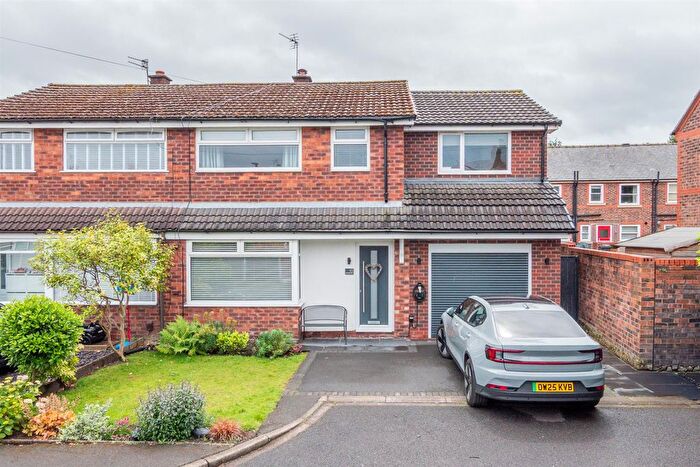 3 Bedroom Semi Detached House For Sale In Evesham Close, Stockton Heath, Warrington, WA4