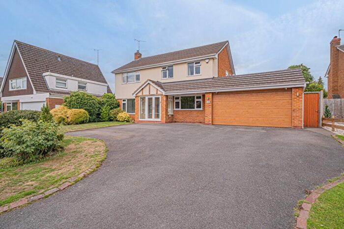 4 Bedroom Detached House For Sale In Warren Drive, Dorridge, B93