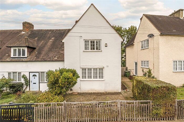 3 Bedroom End Terrace House For Sale In Maudslay Road, Eltham, SE9