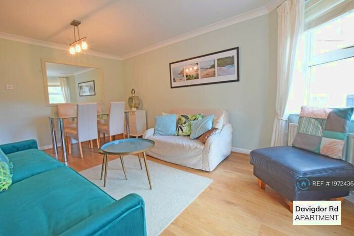 2 Bedroom Flat To Rent In Petworth House, Hove, BN3