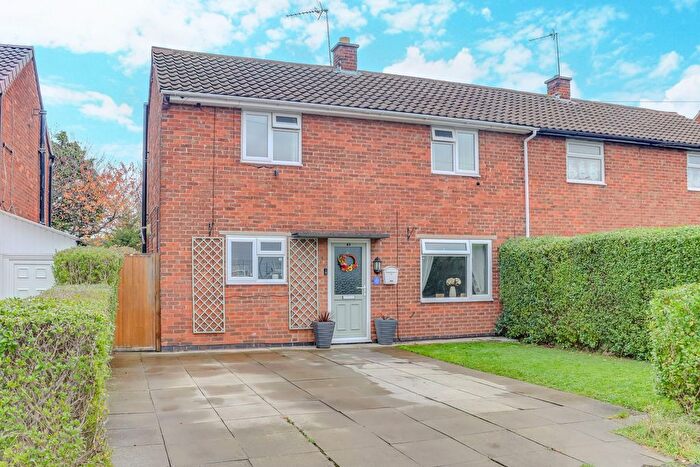 3 Bedroom Semi Detached House For Sale In West Avenue, Wigston, LE18