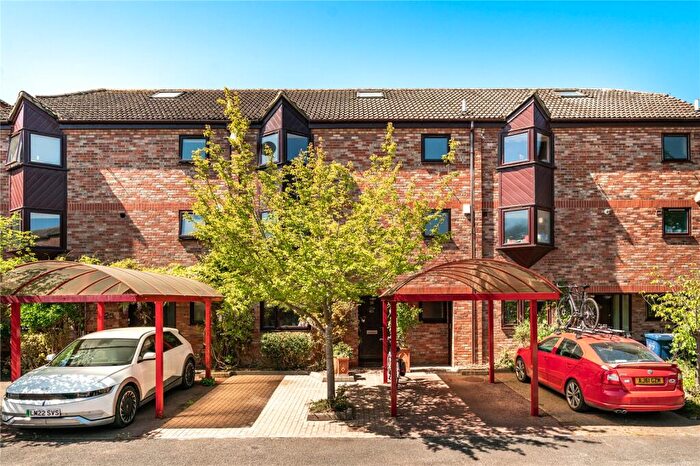 5 Bedroom Terraced House For Sale In Champneys Walk, Cambridge, CB3