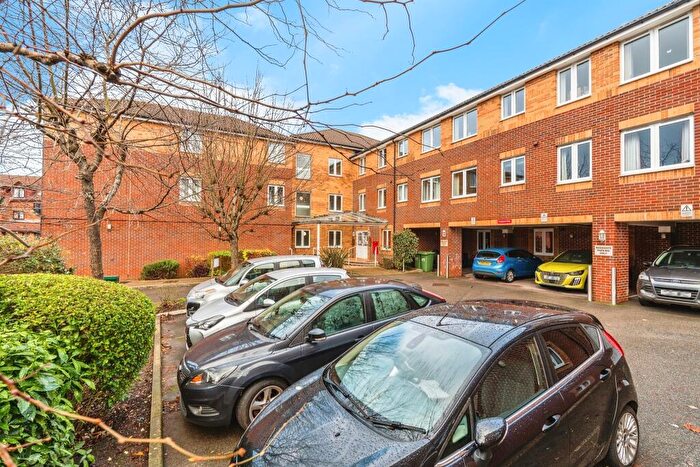 1 Bedroom Apartment For Sale In Popes Lane, Totton, Southampton, SO40