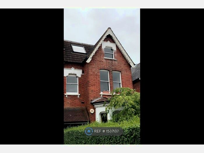 2 Bedroom Maisonette To Rent In Streatham Common, London, SW16