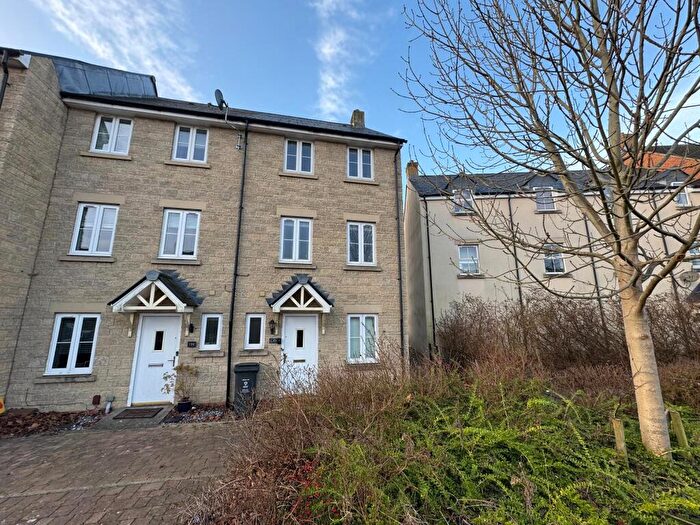 4 Bedroom Town House To Rent In Thursday Street, Haydon End, Swindon, SN25