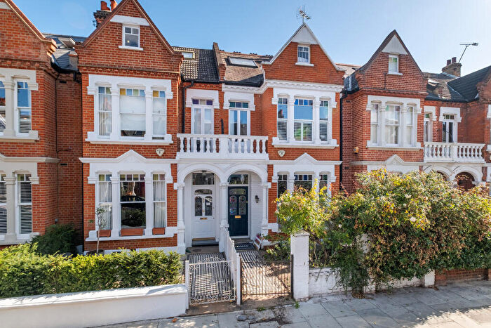 5 Bedroom Terraced House For Sale In Altenburg Gardens, London, SW11