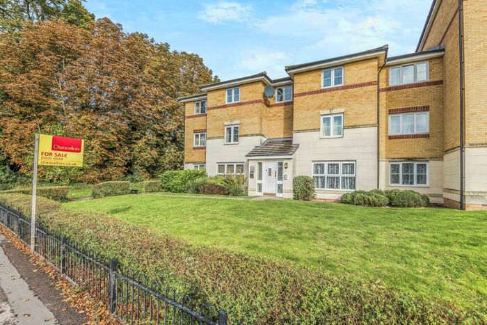 2 Bedroom Apartment To Rent In Newbury, Berkshire, RG14