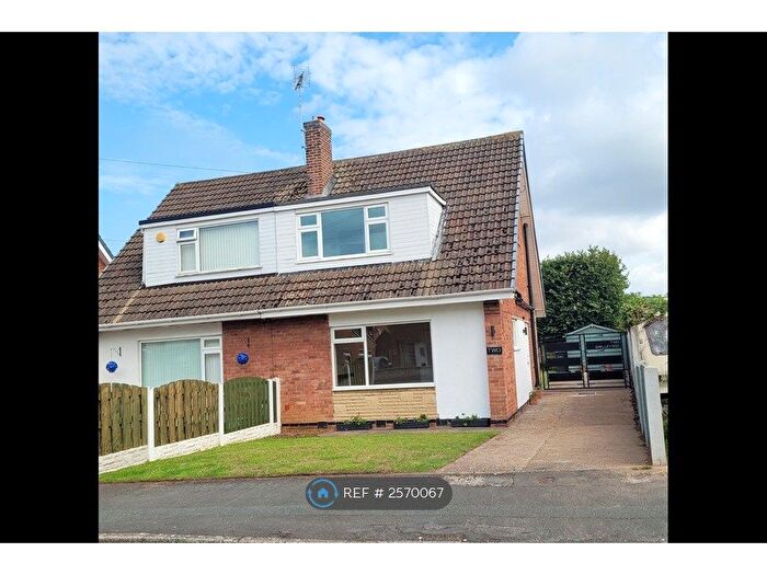 3 Bedroom Semi-Detached House To Rent In Shelley Rise, Doncaster, DN6