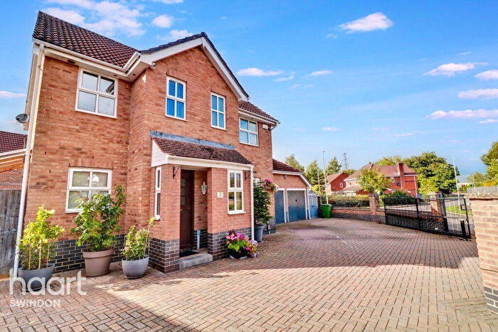 4 Bedroom Detached House For Sale In Elsham Way, Swindon, SN25