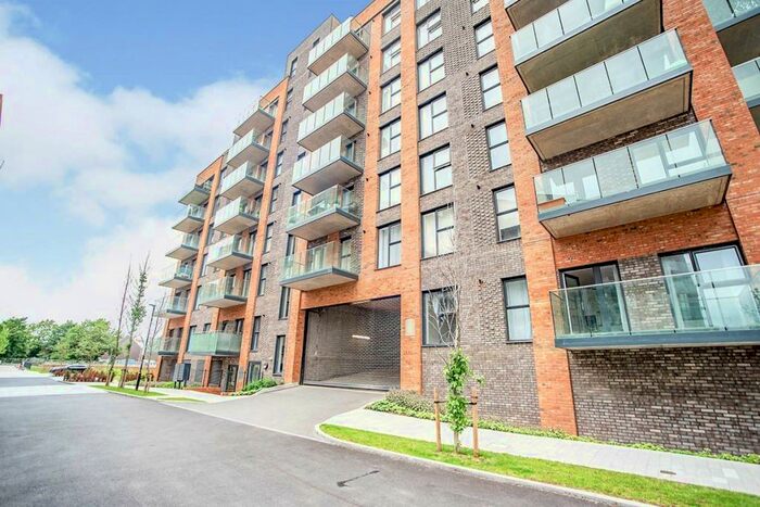 2 Bedroom Flat To Rent In James Smith Court, Dartford, Kent, DA1