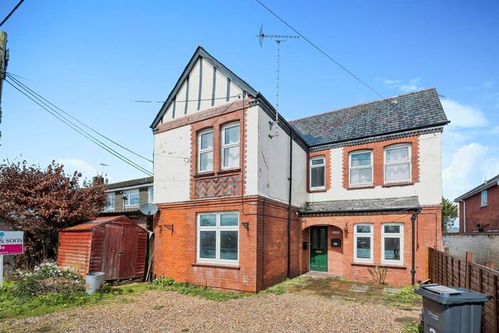 2 Bedroom Flat For Sale In Andover Road, Ludgershall, Andover, SP11