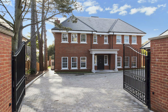 6 Bedroom Detached House For Sale In Camlet Way, Hadley Wood, North London, EN4