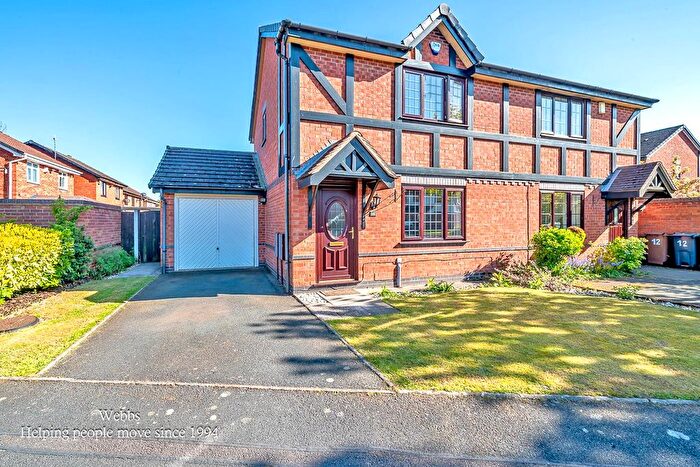3 Bedroom Semi Detached House For Sale In Wetherby Road, Turnberry / Bloxwich, Walsall, WS3