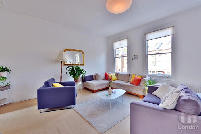 2 Bedroom Flat To Rent In Goldhurst Terrace, South Hampstead, NW6