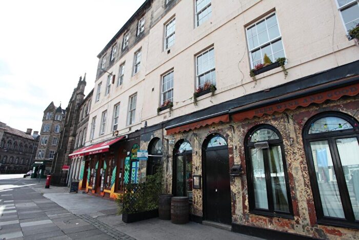3 Bedroom Flat To Rent In Lothian Street, Old Town, Edinburgh, EH1
