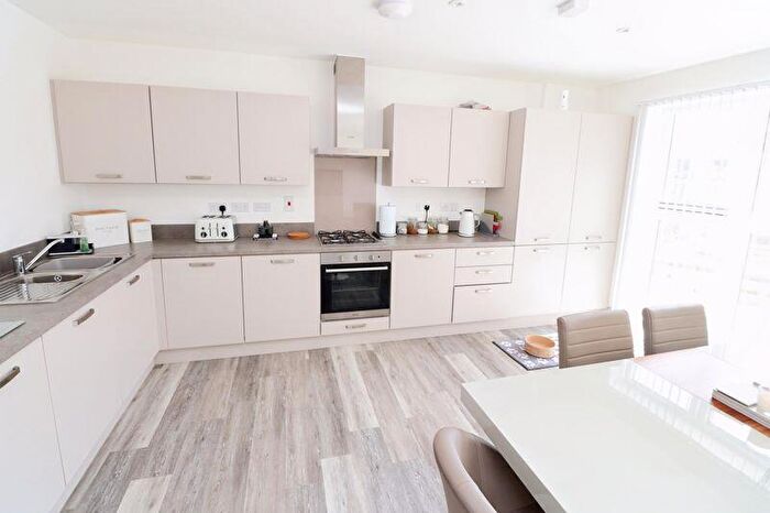 3 Bedroom Flat To Rent In Waterside Marina, Brightlingsea, CO7