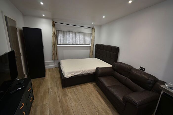 Studio To Rent In Carlton Avenue West, Wembley, HA0