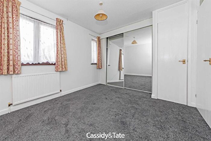 1 Bedroom End Of Terrace House To Rent In Wynchlands Crescent, St Albans, AL4